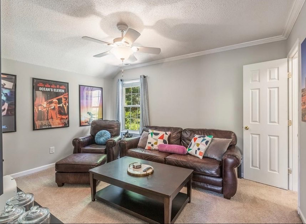 Coliving in Woodcroft - Durham, Raleigh