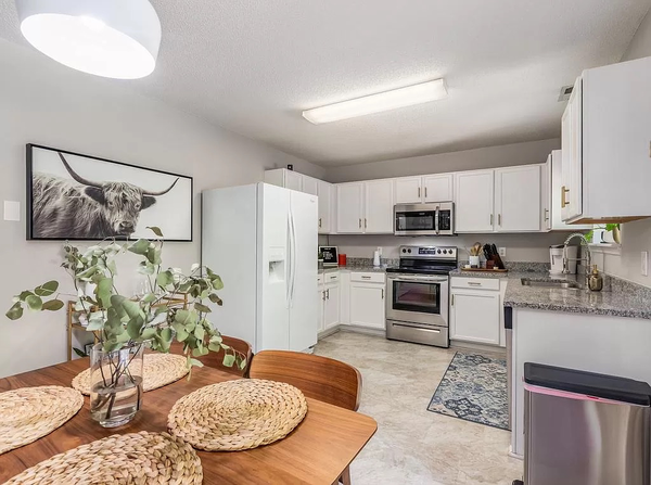 Coliving in Woodcroft - Durham, Raleigh