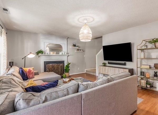 Coliving in Woodcroft - Durham, Raleigh