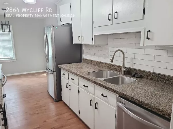 4 bedrooms apartment for rent in Country Club Hills - Central Raleigh, Raleigh