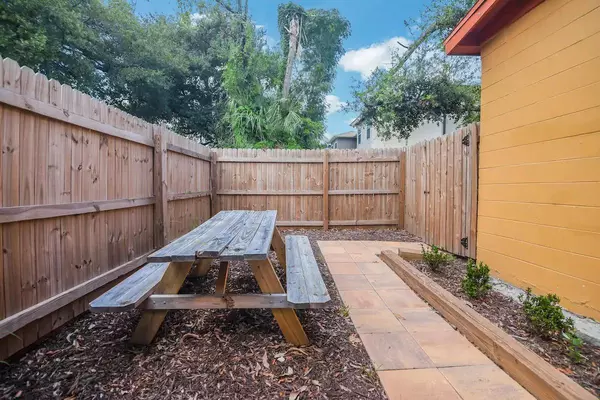 Coliving in Ybor City - Central Tampa, Tampa