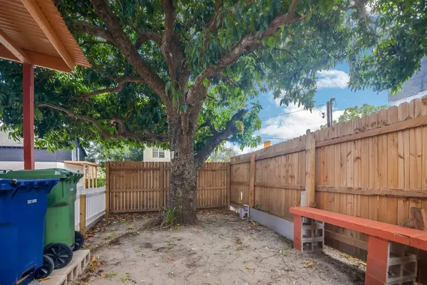 Coliving in Ybor City - Central Tampa, Tampa