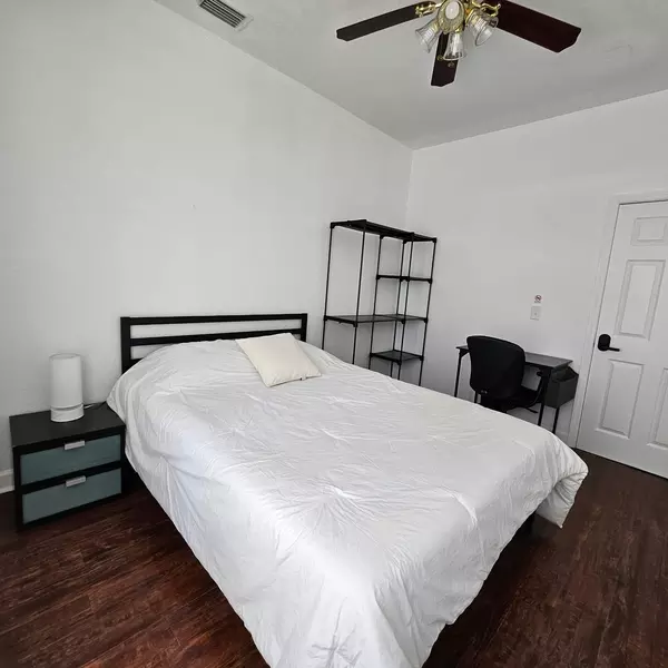 Coliving in Holden Heights - Central Orlando, Orlando