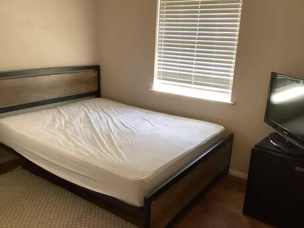 Coliving in Wolf Creek - Sw Dallas, Dallas