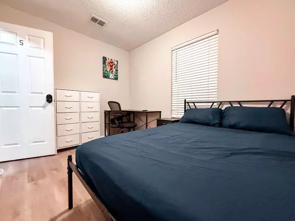 Coliving in Windy Hill - Southside, Jacksonville