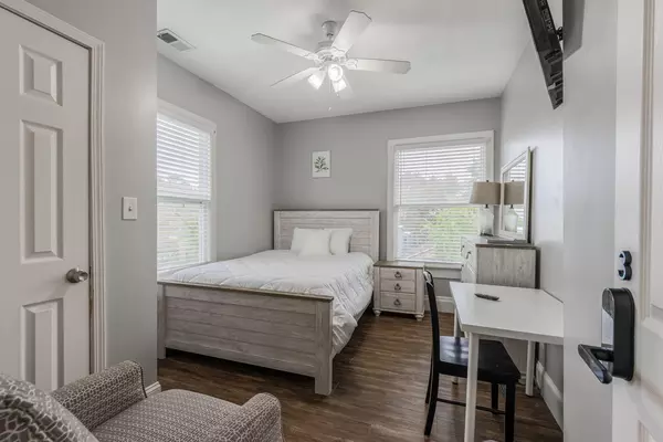 Coliving in Midtown-Westport - KCMO, Kansas City