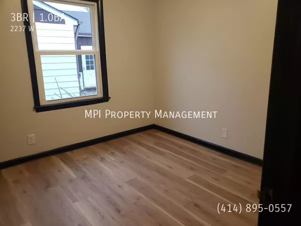 3 bedrooms apartment for rent in Lincoln Park - North Mil / North Shore, Milwaukee