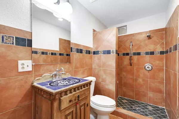 Coliving in Dignowity Hill - East SATX, San Antonio