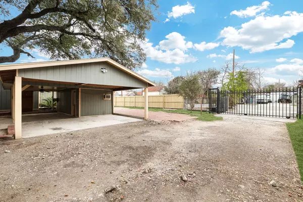 Coliving in Dignowity Hill - East SATX, San Antonio