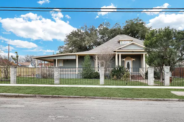 Coliving in Dignowity Hill - East SATX, San Antonio