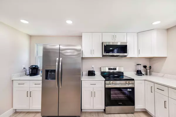 Coliving in Englewood - North Port, Sarasota