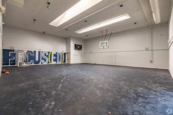 Coliving in South Plaza - KCMO, Kansas City