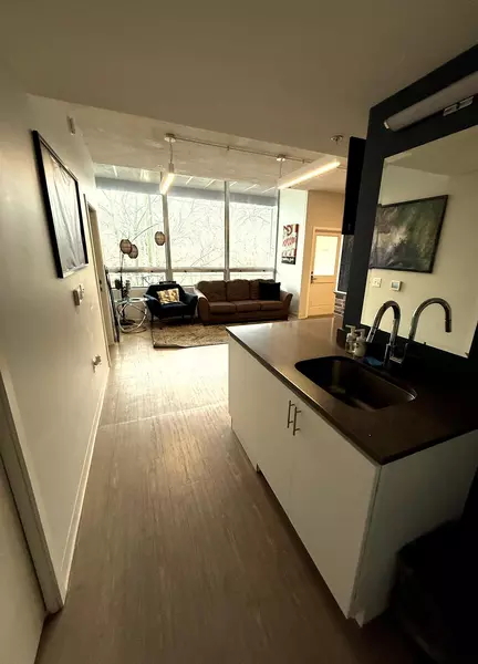 Coliving in South Plaza - KCMO, Kansas City