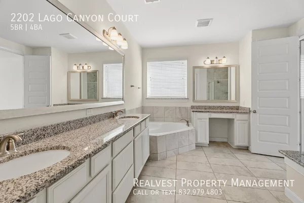 5 bedrooms apartment for rent in Pearland - Se Houston, Houston