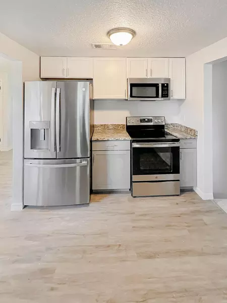 Coliving in Lake Forest - Northside, Jacksonville