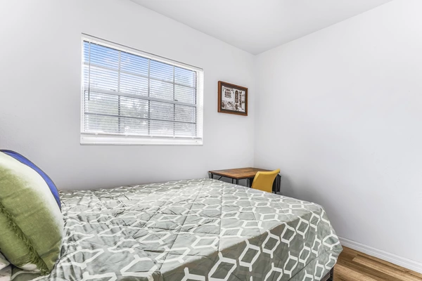 Coliving in Cedar Hills - Westside, Jacksonville