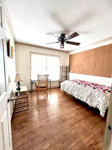 Coliving in Central Arlington - Arlington, Dallas