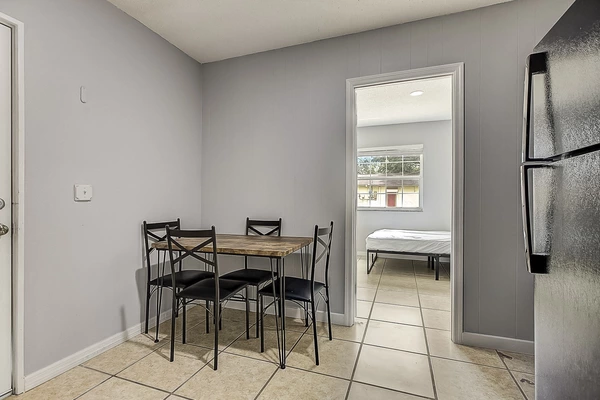 Coliving in Live Oaks Square - East Tampa, Tampa