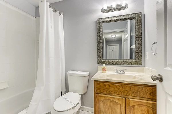 Coliving in Live Oaks Square - East Tampa, Tampa