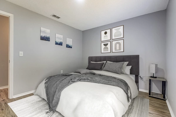 Coliving in Live Oaks Square - East Tampa, Tampa