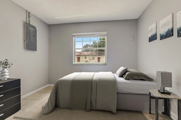 Coliving in Live Oaks Square - East Tampa, Tampa