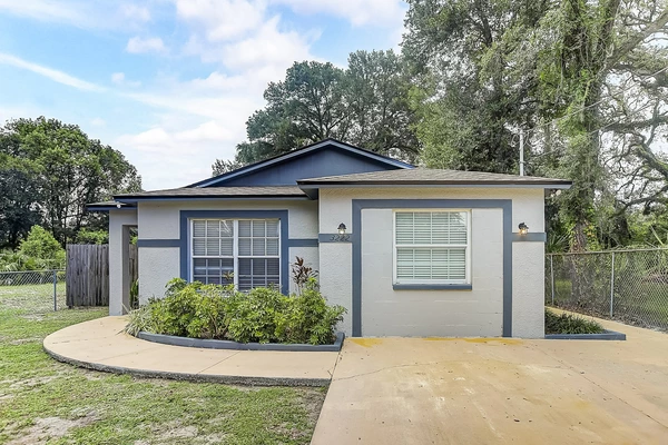 Coliving in Live Oaks Square - East Tampa, Tampa