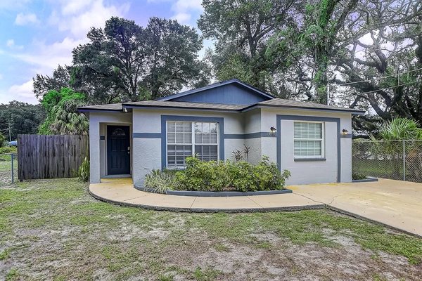 Coliving in Live Oaks Square - East Tampa, Tampa