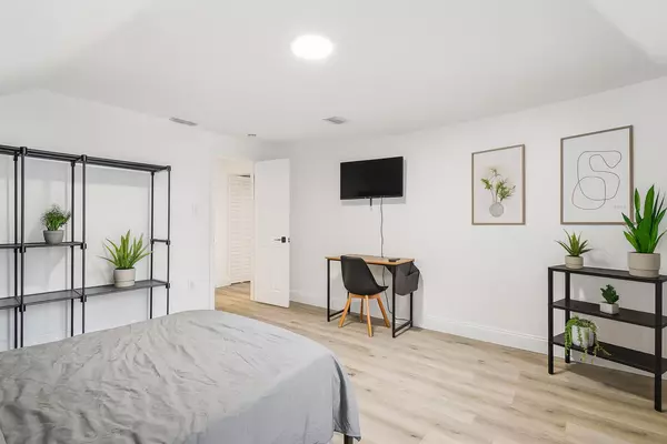 Coliving in Downtown St. Petersburg - Clearwater-St. Petersburg, Tampa