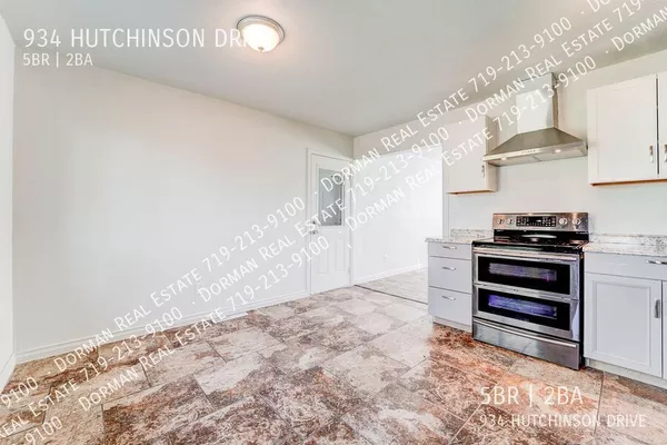 5 bedrooms apartment for rent in Southeast Colorado Springs - South COS, Colorado Springs