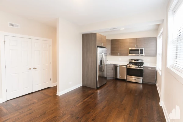 2 bedrooms apartment for rent in Logan Square - North Side, Chicago