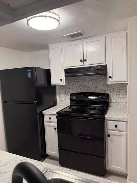 1 bedroom apartment for rent in Wolf Creek - Sw Dallas, Dallas