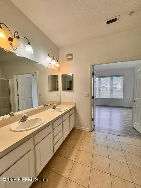 3 bedrooms apartment for rent in Sans Pareil - Beaches, Jacksonville