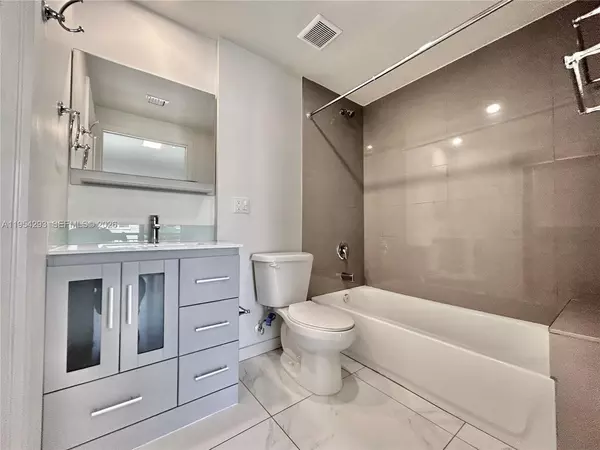 2 bedrooms apartment for rent in Downtown Miami - Miami, Miami