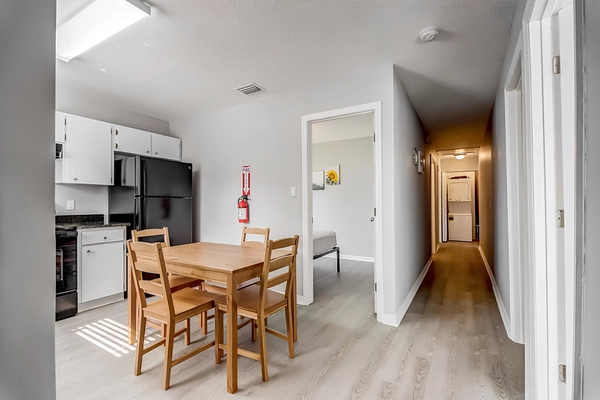 Coliving in Live Oaks Square - East Tampa, Tampa