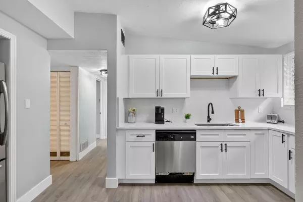 Coliving in Temple Terrace - North Tampa, Tampa