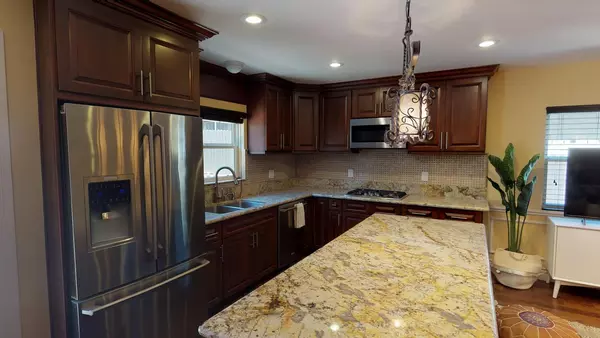 Coliving in Ocean Beach - Coastal, San Diego