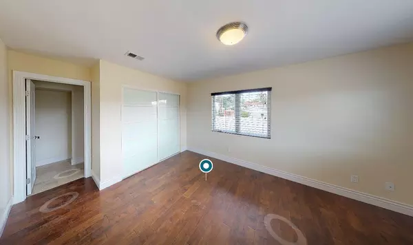 Coliving in Ocean Beach - Coastal, San Diego