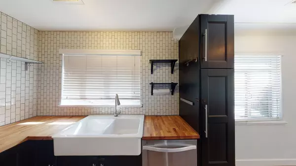 4 bedrooms apartment for rent in East Colfax - East Denver, Denver