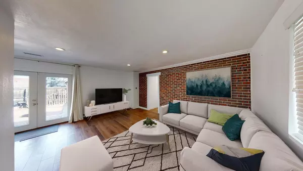 4 bedrooms apartment for rent in East Colfax - East Denver, Denver