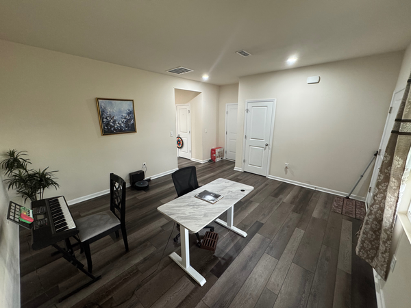 Coliving in Bryson Village - Outer Triangle, Raleigh