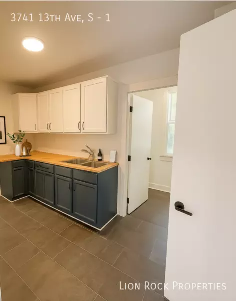 3 bedrooms apartment for rent in Bancroft - Powderhorn, Minneapolis