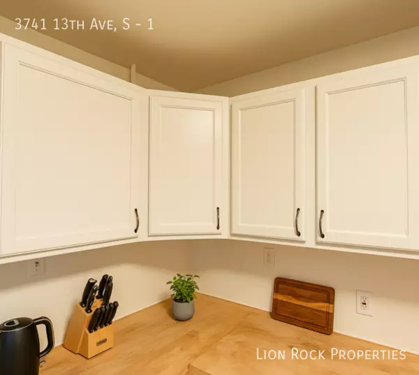 3 bedrooms apartment for rent in Bancroft - Powderhorn, Minneapolis