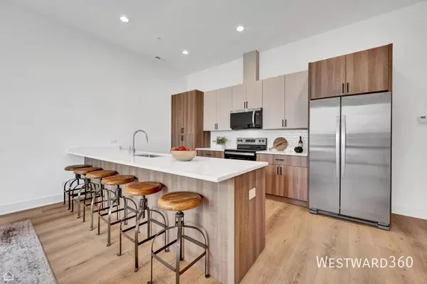 3 bedrooms apartment for rent in Little Italy/Uic - Central, Chicago