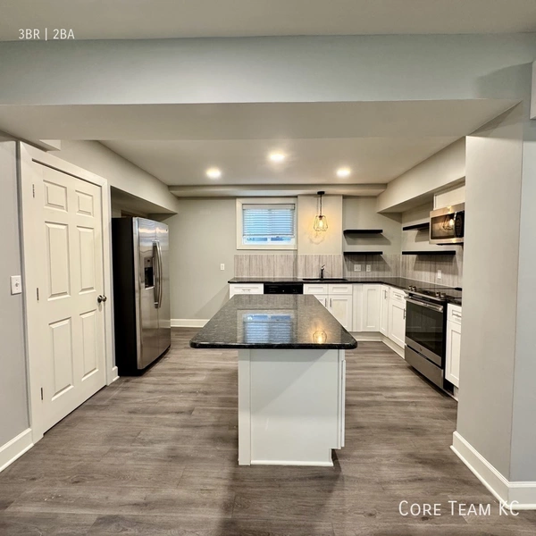 3 bedrooms apartment for rent in Sunset Hill - KCMO, Kansas City