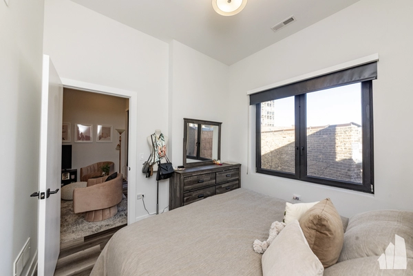 2 bedrooms apartment for rent in Lincoln Park - North Side, Chicago