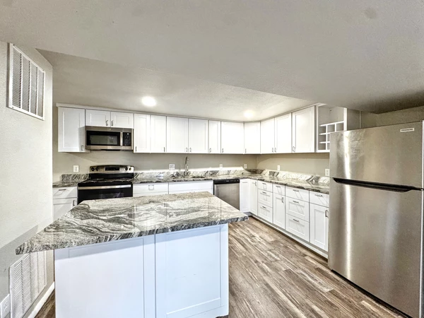 2 bedrooms apartment for rent in Old Colorado City - Central COS, Colorado Springs