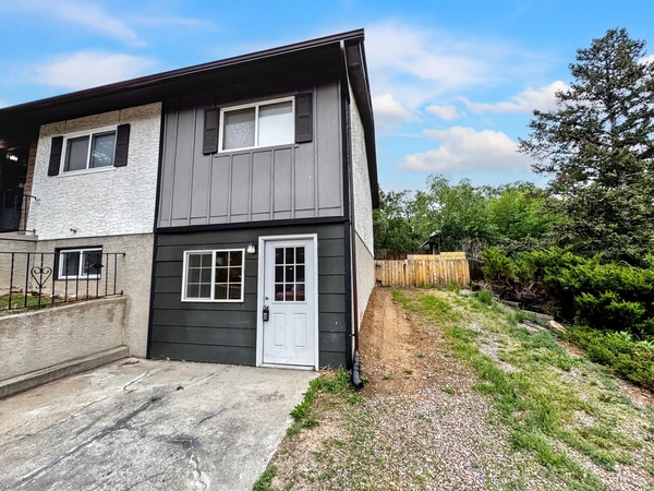 2 bedrooms apartment for rent in Old Colorado City - Central COS, Colorado Springs