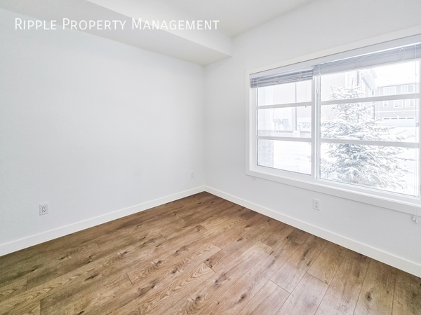 4 bedrooms apartment for rent in Tuxedo Park - City Centre, Calgary