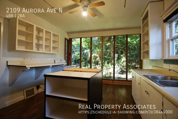 4 bedrooms apartment for rent in Queen Anne - Central Seattle, Seattle