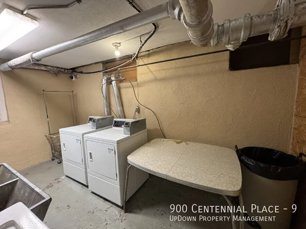 Studio Apartment for rent in Elliot Park - Central Minneapolis, Minneapolis
